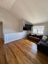 533 W Kings Hwy, Unit B in Audubon, NJ - Foto de edificio - Building Photo