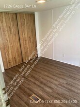 1726 Eagle Bay Ln in Navarre, FL - Foto de edificio - Building Photo