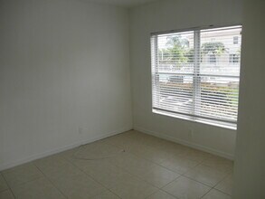 912 Talia Cir in Lake Worth Beach, FL - Building Photo - Building Photo