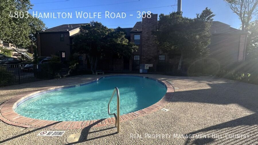 4803 Hamilton Wolfe in San Antonio, TX - Building Photo