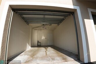 6386 Emerald Dunes Dr-Unit -202 in West Palm Beach, FL - Building Photo - Building Photo