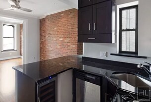 MOTT ST., Unit 17 in New York, NY - Building Photo