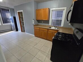 453 S 12th St, Unit 1 in Newark, NJ - Foto de edificio - Building Photo