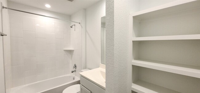 property at 1122 Toledo Bend Pass