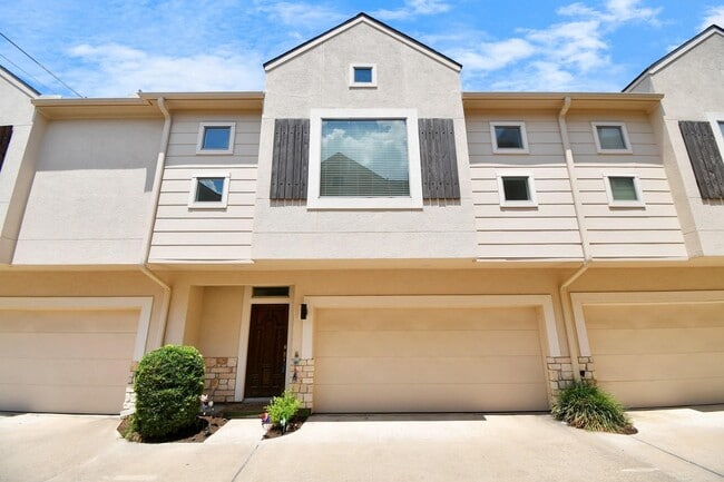 property at 3900 Center St