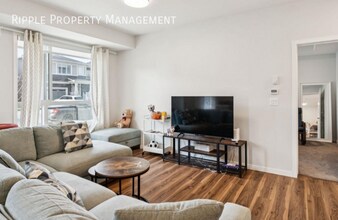 33 Carringham Gate NW in Calgary, AB - Building Photo - Building Photo