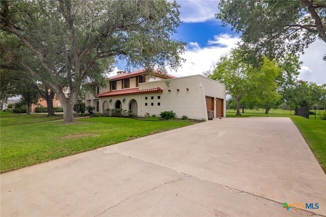 213 Tracy Ln in Victoria, TX - Foto de edificio - Building Photo
