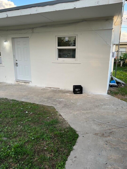 1107 SW 2nd St-Unit -1107 in Homestead, FL - Building Photo