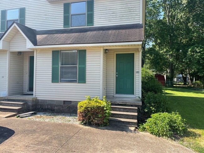 property at 121-123 Ivie Cir