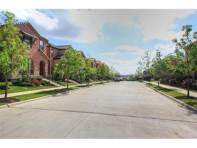 6715 DeLeon St in Irving, TX - Building Photo