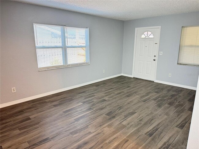 904 Lake Palms Dr in Largo, FL - Building Photo - Building Photo