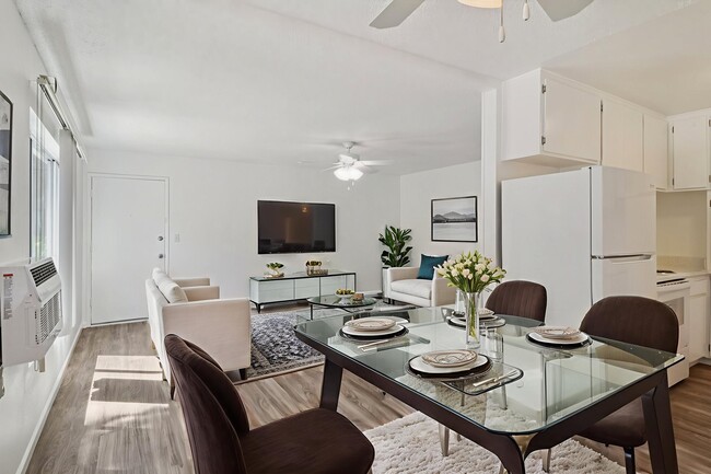 Stadium Arms Apartments in San Diego, CA - Building Photo - Building Photo