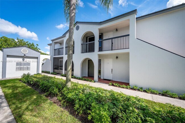 18310 Mediterranean Blvd in Hialeah, FL - Building Photo - Building Photo