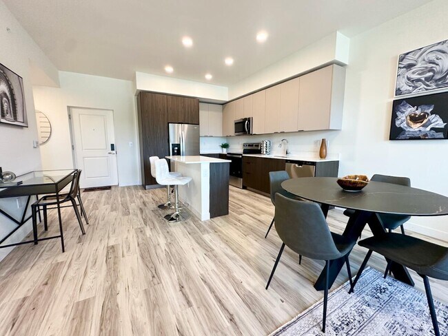 property at 1621 S Dixie Hwy