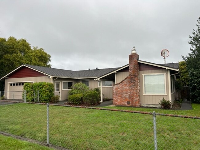 2304 Old Arcata Rd in Bayside, CA - Building Photo - Building Photo