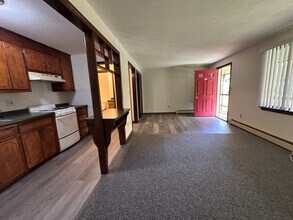 Brookside Apartments in Westfield, MA - Foto de edificio - Building Photo