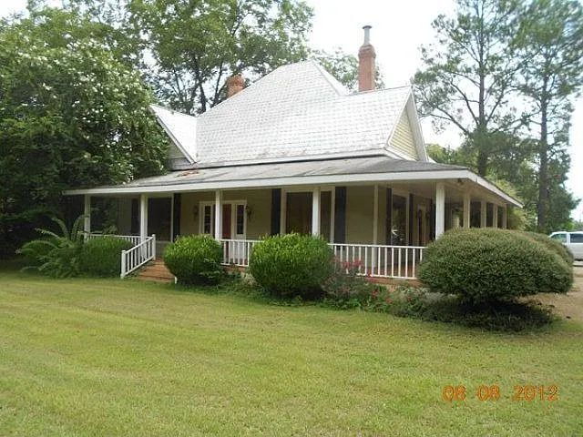 392 Pecan St SE in Dawson, GA - Building Photo