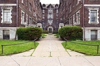 Manning Manor in Detroit, MI - Building Photo - Building Photo