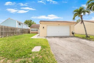1356 Pelican Ct in Homestead, FL - Building Photo