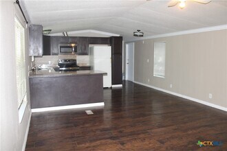 1297 Hidden Fawn in Canyon Lake, TX - Building Photo - Building Photo