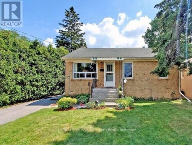 property at 440 Paliser Crescent N