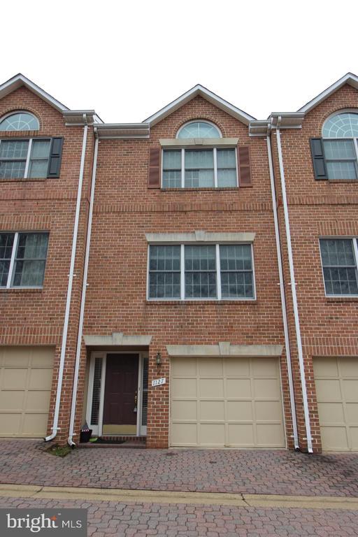 property at 1127 N Utah St