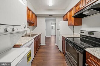 6934 Hanover Pkwy in Greenbelt, MD - Building Photo - Building Photo