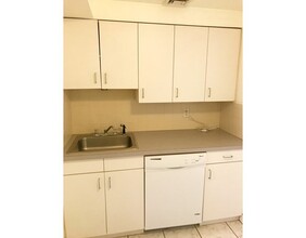 72 Lubec St-Unit -5 in Boston, MA - Foto de edificio - Building Photo