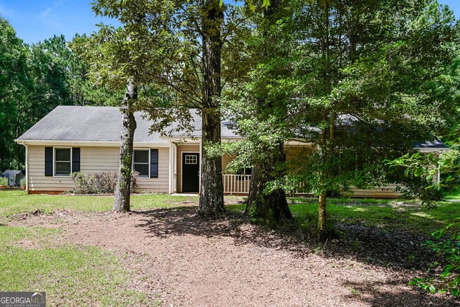 property at 160 Willow Shoals Dr