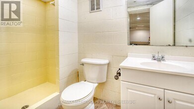 1110 Simcoe St S in Oshawa, ON - Building Photo - Building Photo