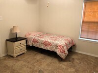 2011 Aldsworth Dr photo'