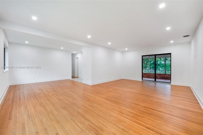 8050 SW 98th Terrace in Miami, FL - Building Photo - Building Photo