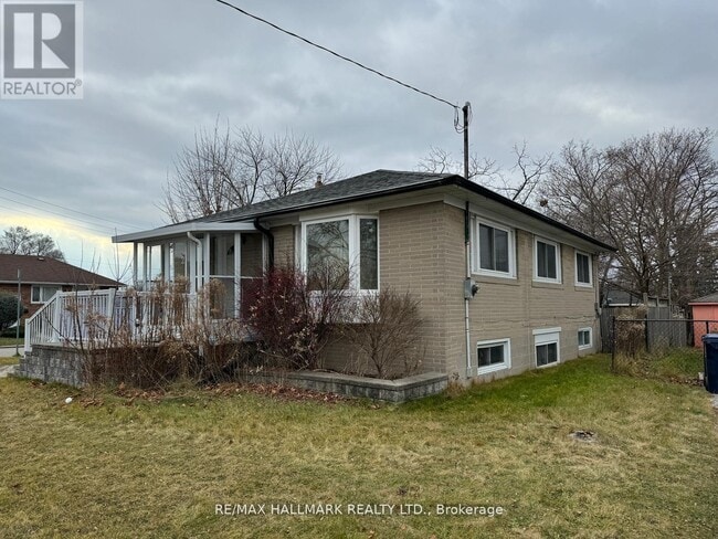property at 2 Kootenay Crescent