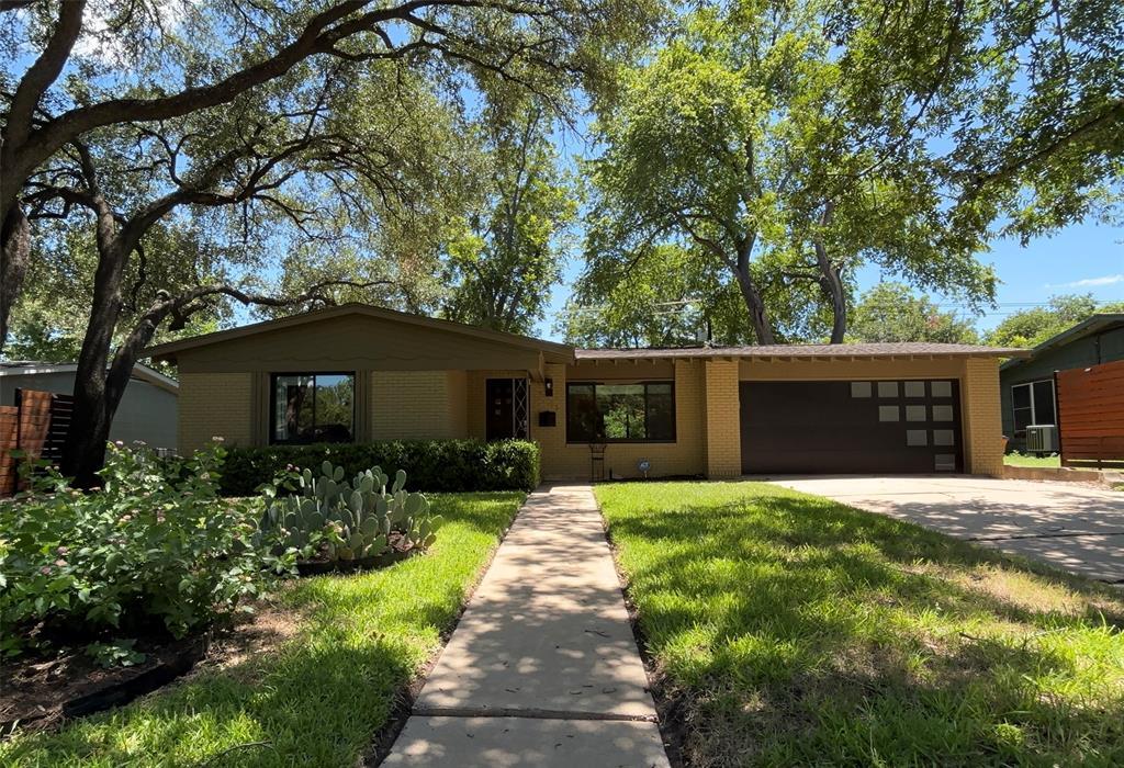 1415 Hillcrest Dr in Austin, TX - Building Photo