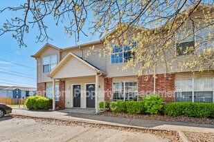 896 Curtis Ave in Fayetteville, AR - Building Photo