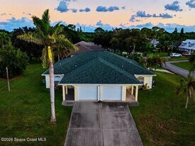 361 Del Monte Rd in Sebastian, FL - Building Photo