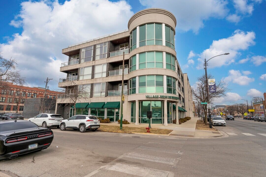 2408 W Rice St in Chicago, IL - Building Photo