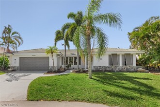 5356 Mikado Ct in Cape Coral, FL - Foto de edificio - Building Photo