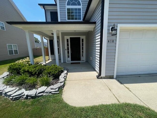 410 Branchmoor Ct in Fuquay Varina, NC - Building Photo - Building Photo