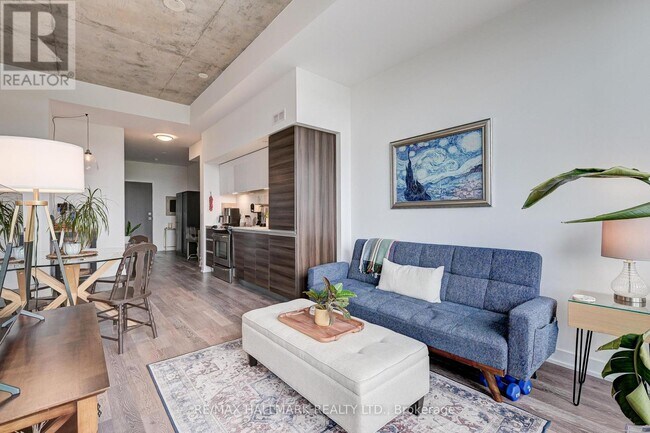 1238 Dundas St E in Toronto, ON - Building Photo - Building Photo