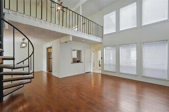 9826 Bent Branch Ln in Dallas, TX - Building Photo - Building Photo