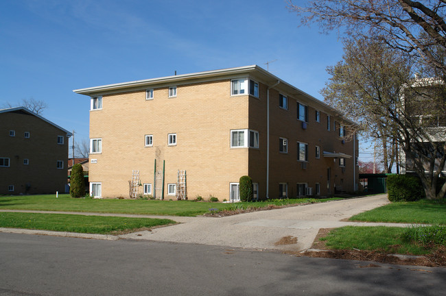 Jack Larson Apartments in Lansing, MI - Building Photo - Building Photo