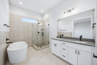 6107 Campos Dr in Houston, TX - Building Photo - Building Photo