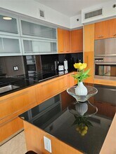18911 Collins Ave, Unit 18911 Collins Ave # 405 in Sunny Isles Beach, FL - Foto de edificio - Building Photo
