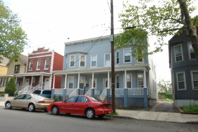 170-172 1st St in Perth Amboy, NJ - Building Photo - Building Photo