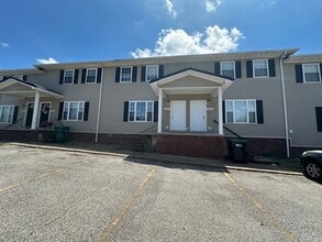 3811-3850 Sleepy Hollow Dr in Hurricane, WV - Foto de edificio - Building Photo