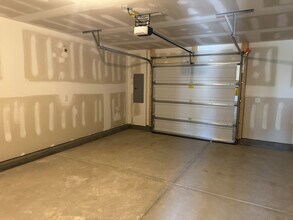 Room in Townhome on Kasota Ln in Raleigh, NC - Building Photo - Building Photo