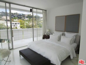 8787 Shoreham Dr-Unit -PHA in West Hollywood, CA - Building Photo - Building Photo