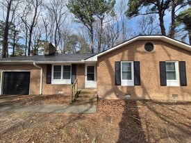 2409 Amy Cir in Greenville, NC - Building Photo
