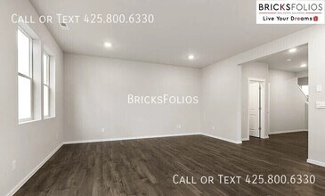 10658 187th St Ct E in Puyallup, WA - Foto de edificio - Building Photo